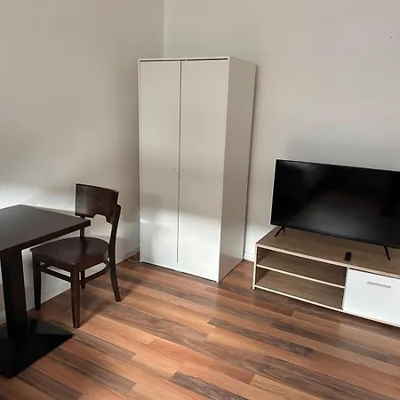 Moeblierte Monteurunterkunft Seiler Str 12a 1 Og Recht Daire Wolfsburg